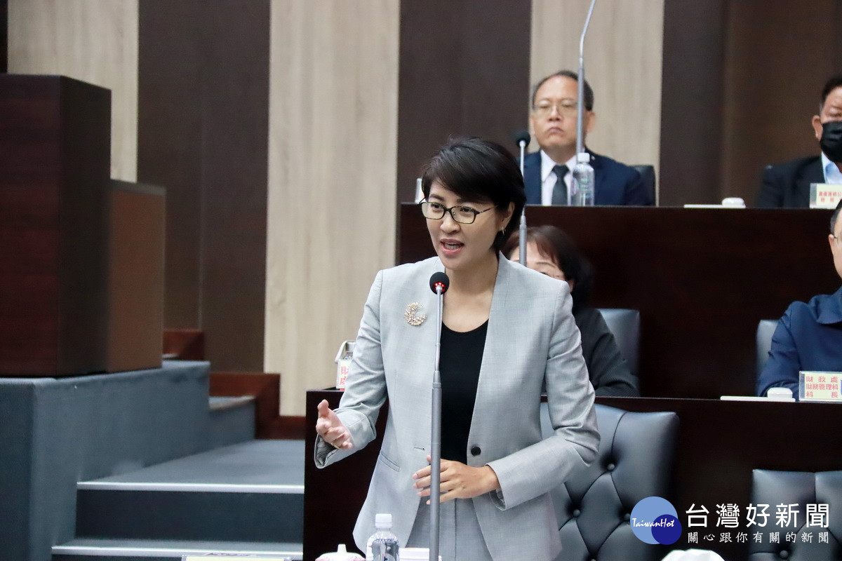 許縣長指出上任後就積極尋求開辦托嬰托育中心地點不會懈怠。（記者扶小萍攝）