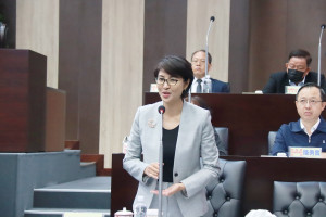 許縣長說必要時對中正路鄉親做民調供中央參考。（記者扶小萍攝）
