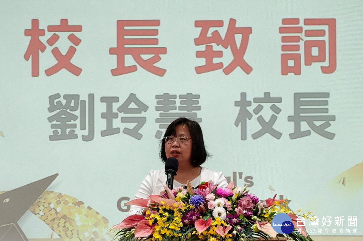 劉校長勉勵同學要做個溫暖的人。（投商提供）