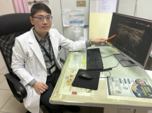 蔡元祐醫師說明，甲狀腺腫瘤射頻消融術相較傳統手術恢復期較短。