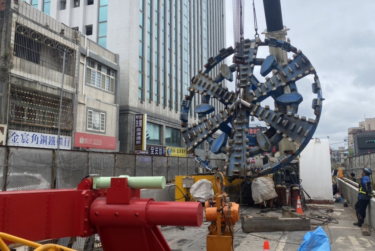 GC02標第4台潛盾機啟動鑽掘，預計115年4月抵桃園車站。