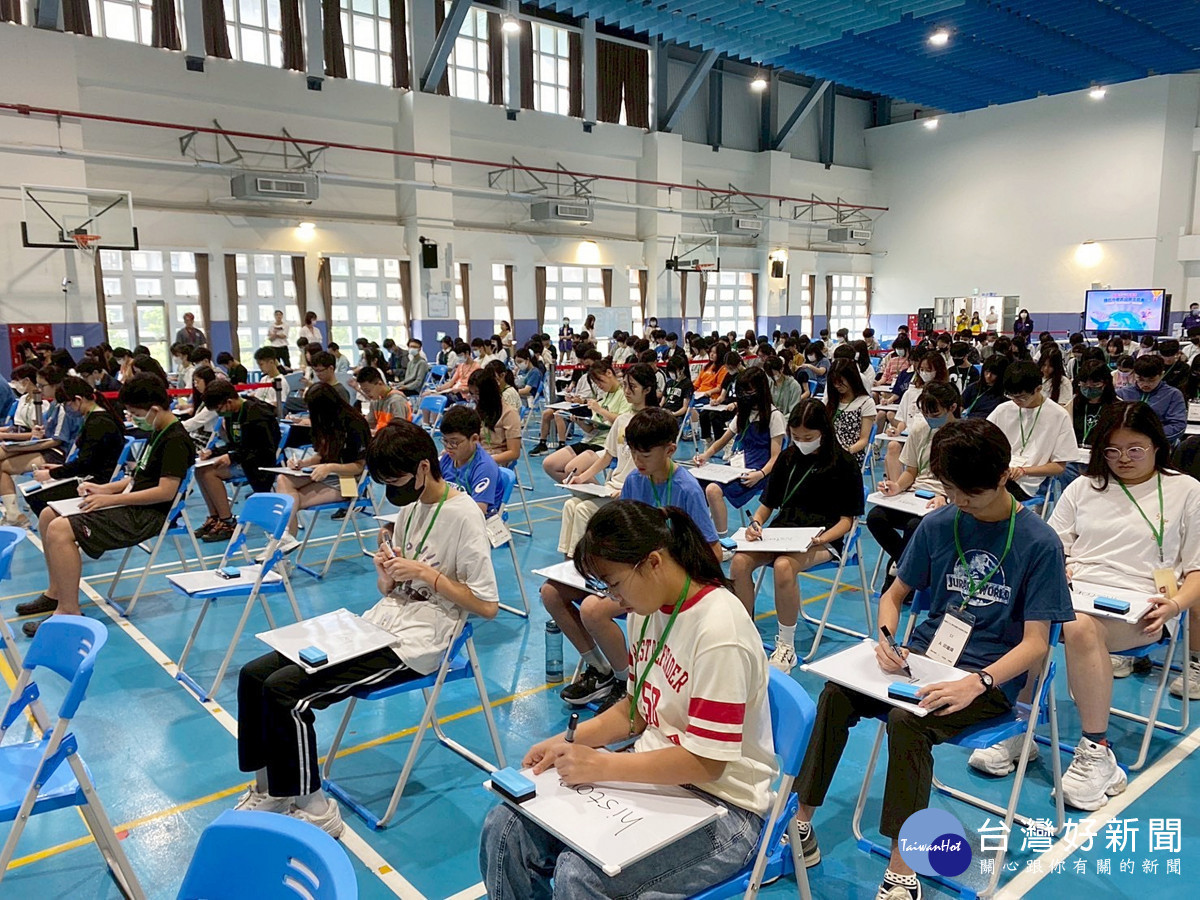 字字珠璣、拚出未來        桃園市英語單字競賽火熱開戰