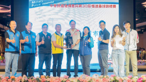 張市長與出席貴賓合照。