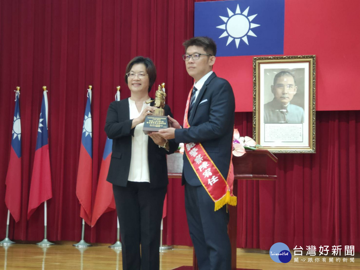615愛在警察節向警察致敬，縣長王惠美表揚63位績優警察同仁。圖／記者鄧富珍攝