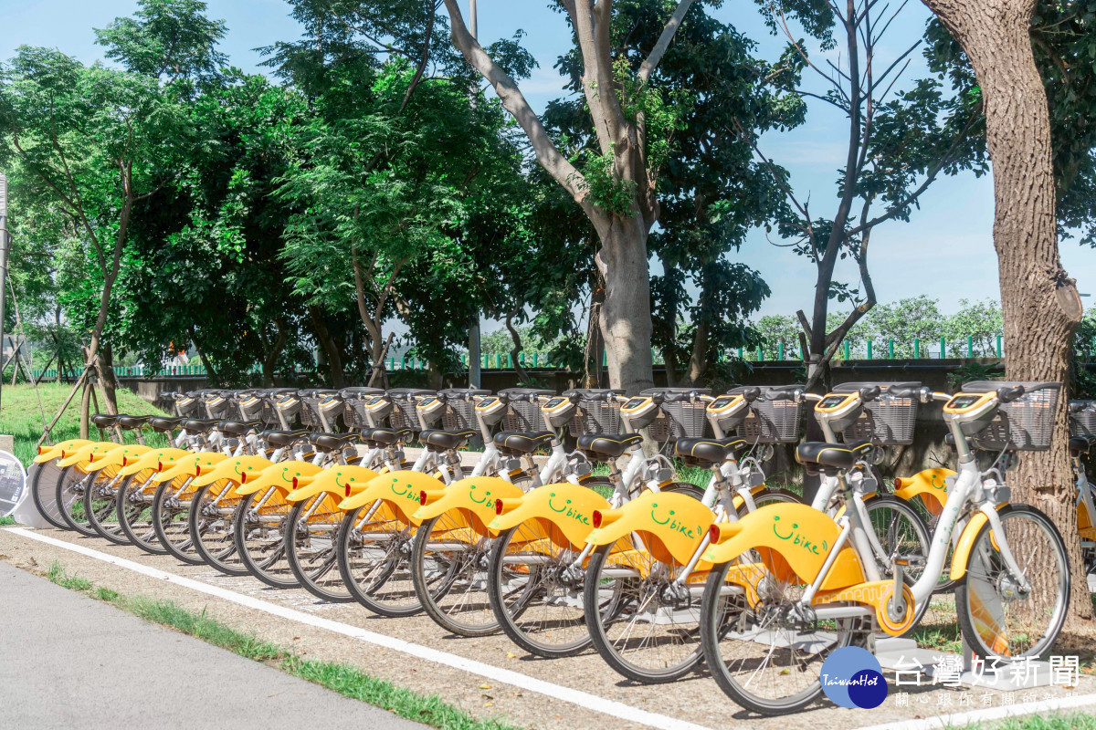 鹽水圖書館YouBike站。