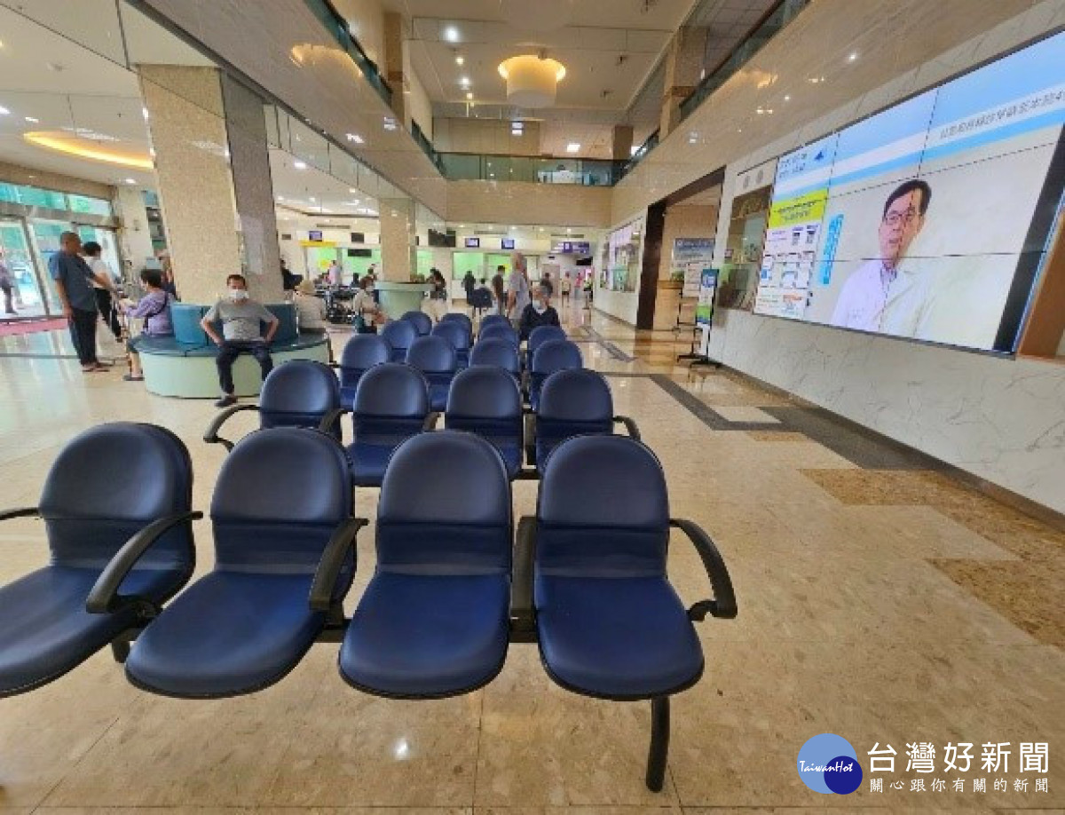 北榮桃園分院同步進行候診空間優化與動線調整，民眾就醫等候過程更加舒適、寬敞、有序