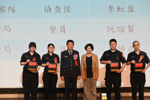 臺東縣辦警察節慶祝大會　 饒慶鈴表揚績優警力