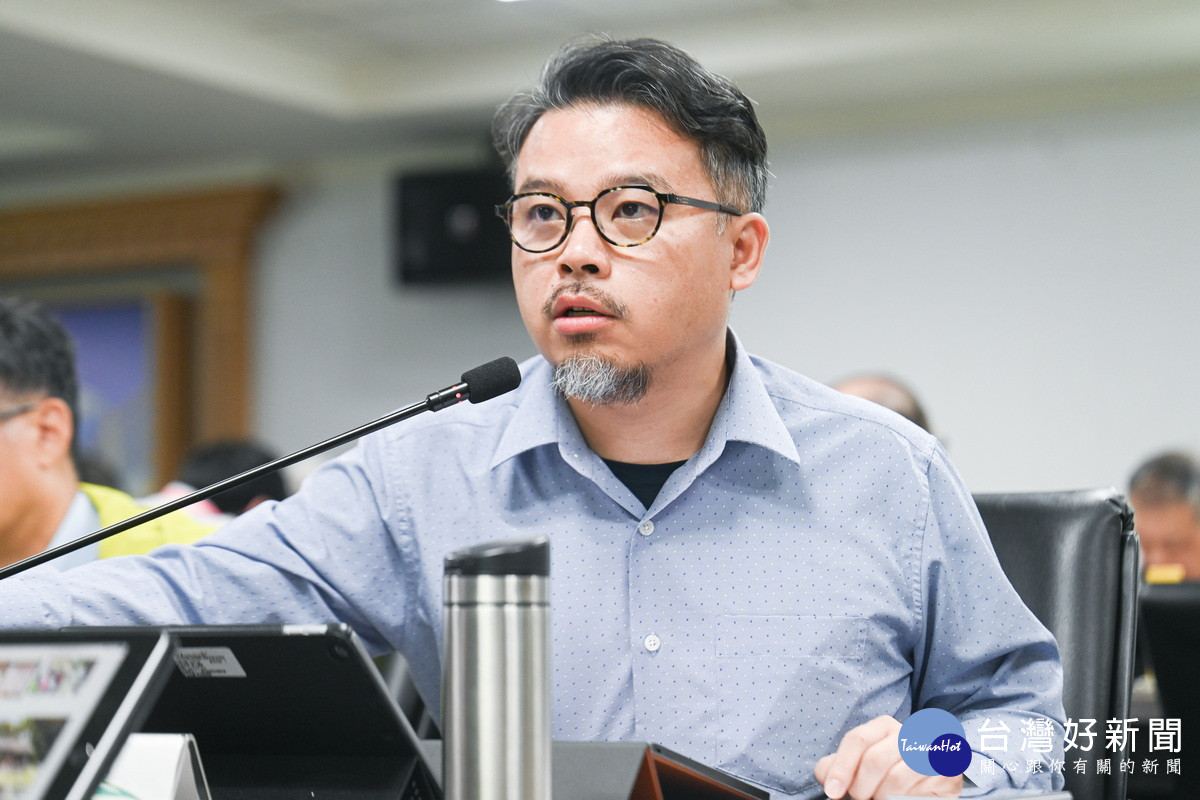 桃園市政府都發局長江南志。<br />
