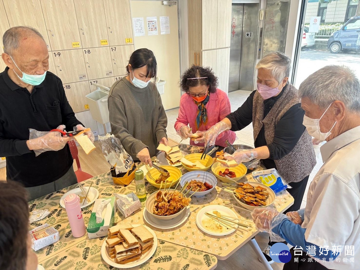 艾嘉社區長照機構-烤肉活動。