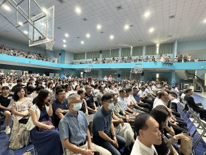縣長獎聯合頒獎典禮師生家長雲集。（記者扶小萍攝）