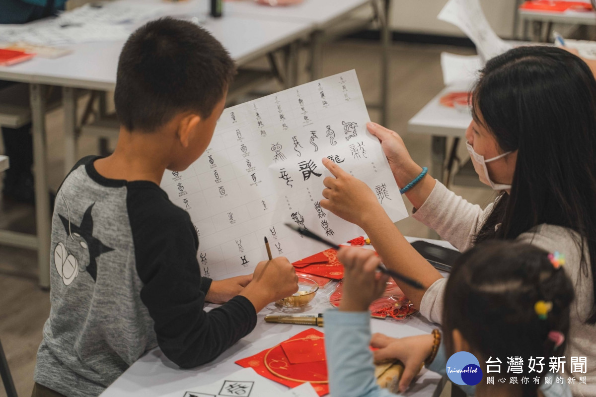 鍾肇政文學園區透過文學賞析與創作活動，帶領民眾認識客家文學之美。
