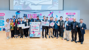 張市長與貴賓合影。