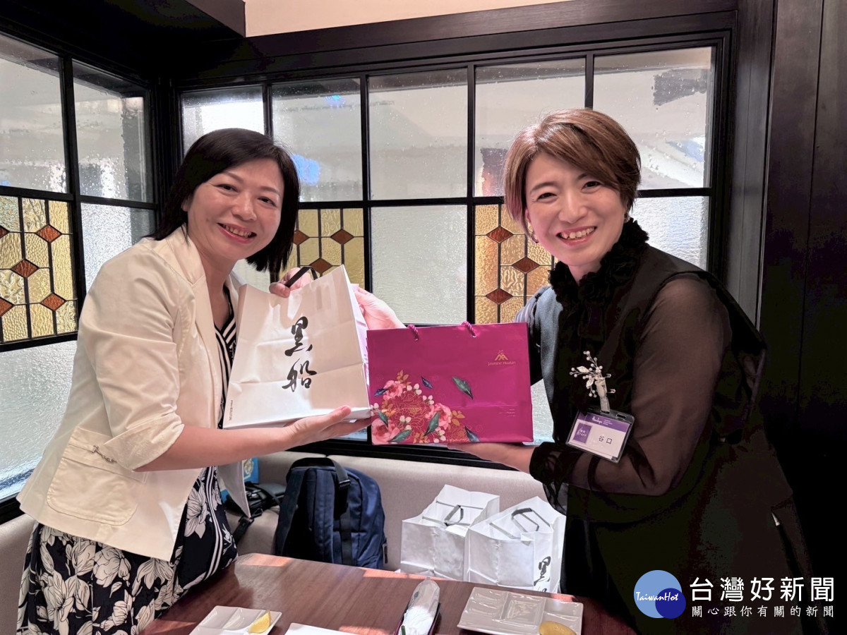 花壇茉莉茶香飄進日本頂級百貨，彰化優鮮亮相阪急百貨獲熱烈好評。圖／彰化縣政府提供