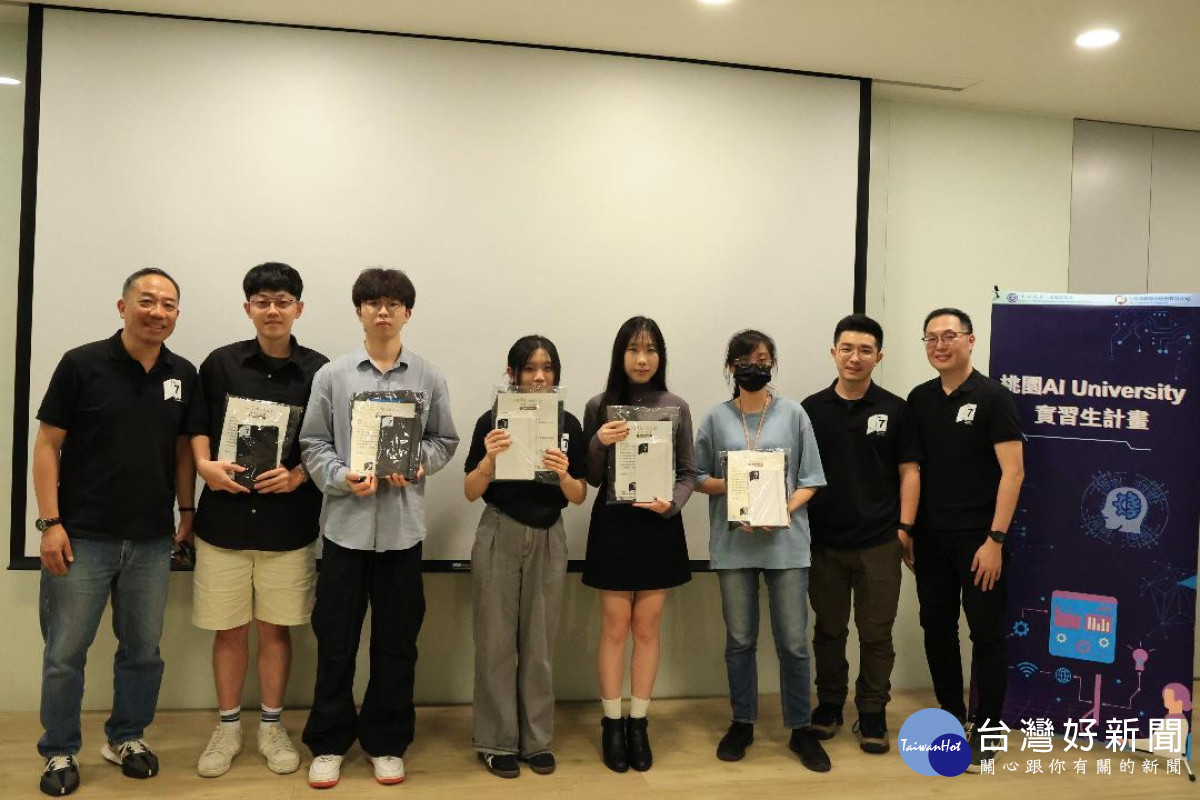 「旅館虛擬接待櫃檯組」奪金獎，結合AI與虛擬人物實現智慧接待，提升服務品質。