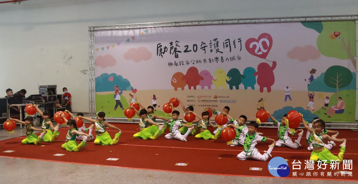 兒童舞蹈比賽育德幼兒園獲第一名。（記者扶小萍攝）