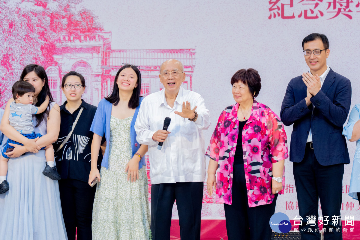 伯仲文教基金會董事長吳伯雄致詞。