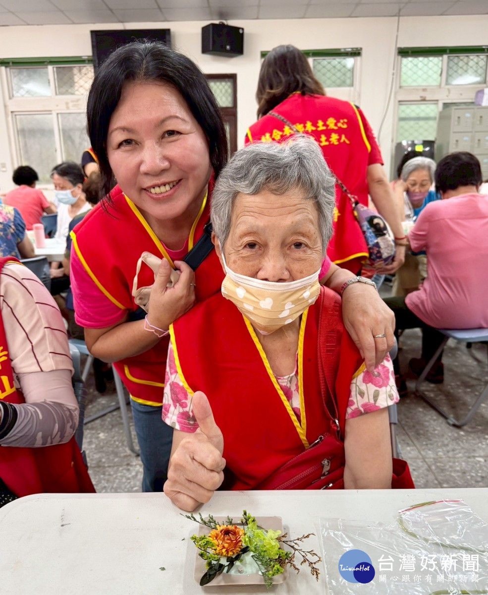 華山龍潭站建站15周年        逗陣愛老讓愛芬芳