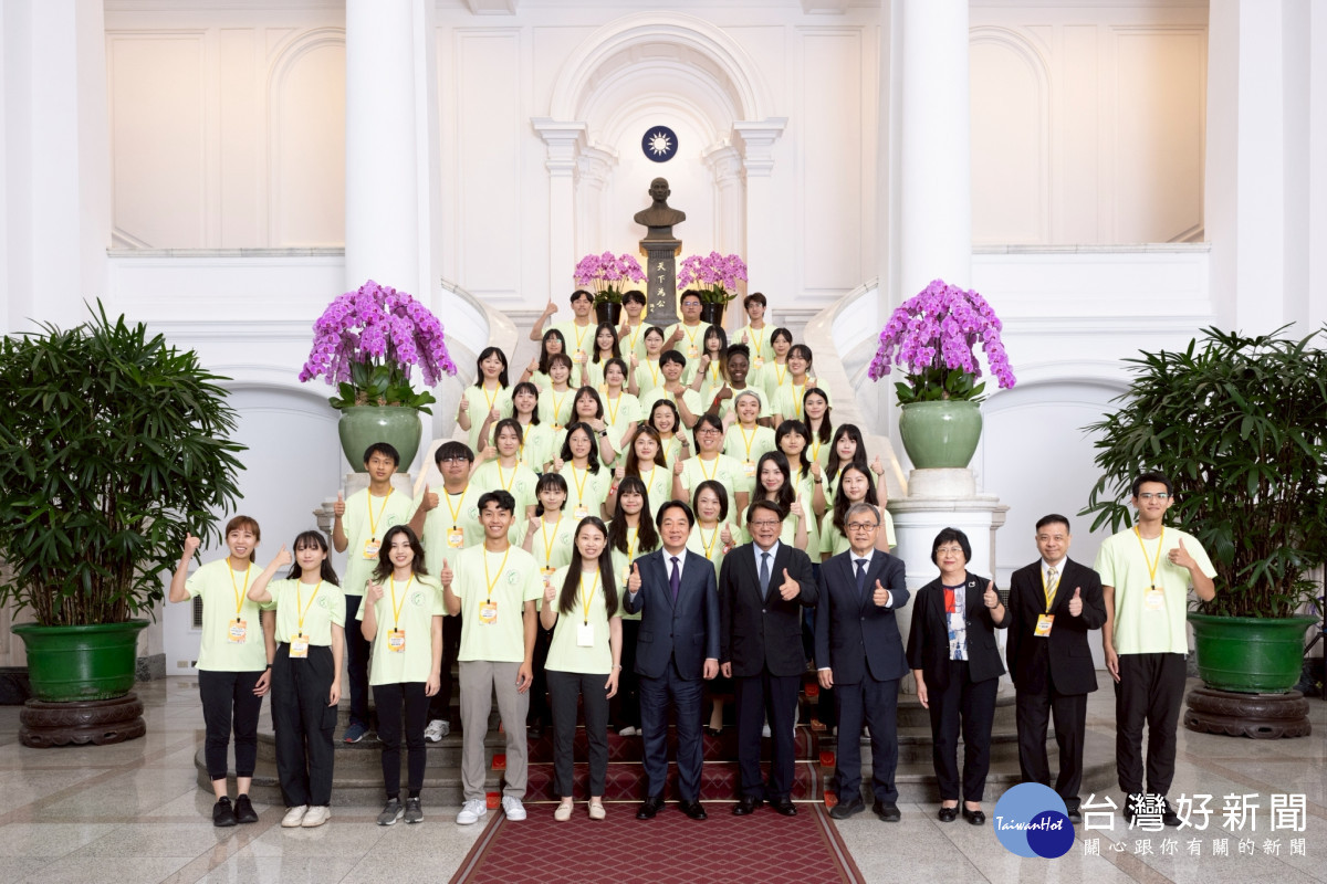 中原海外志工團獲邀進總統府，接受國家勉勵與肯定。