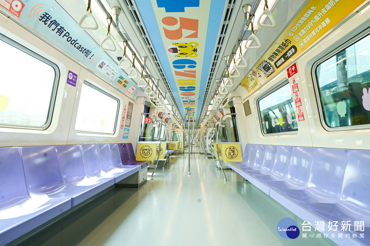 「巧虎彩繪列車」內部。<br />
