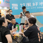 洽談廠商對新竹市商品讚不絕口，皆希望深入了解。