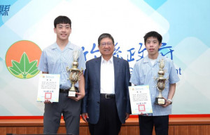 新竹縣市跨校聯隊，參加Robofest機器人大賽世界總決賽，勇奪「醫療機器人高級組世界冠軍」及「最佳人氣獎」，縣長楊文科於縣府公開表揚。