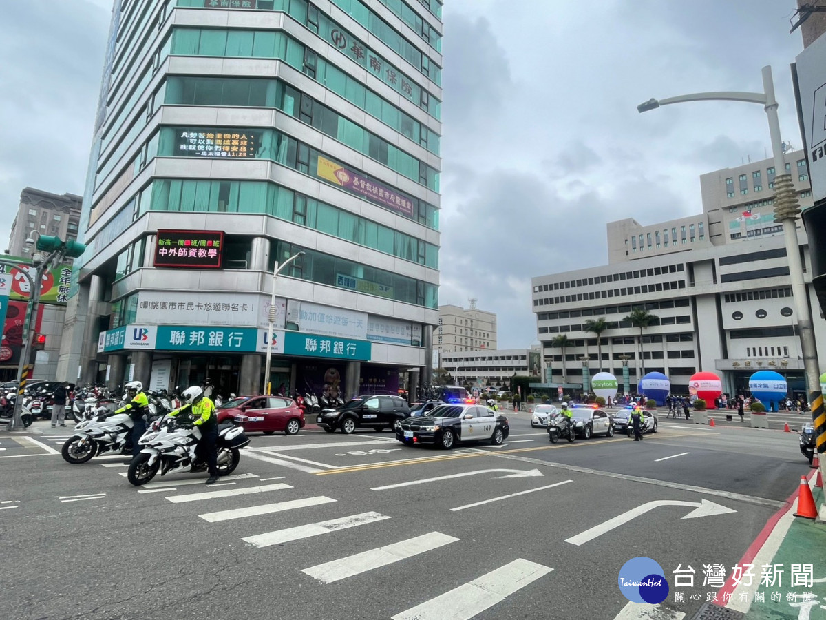 桃園市政府警察局針對競賽路線將分階段實施機動交通管制，禁止車輛及行人通行或穿越。