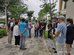 台中市議員張瀞分邀集社皮里長涂力旋會勘豐原國民暨兒童運動中心周邊交通。