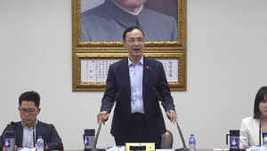 中國國民黨黨主席朱立倫（中）。（圖／翻攝自中國國民黨Facebook直播）