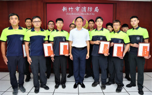 消防局長李世恭表揚。