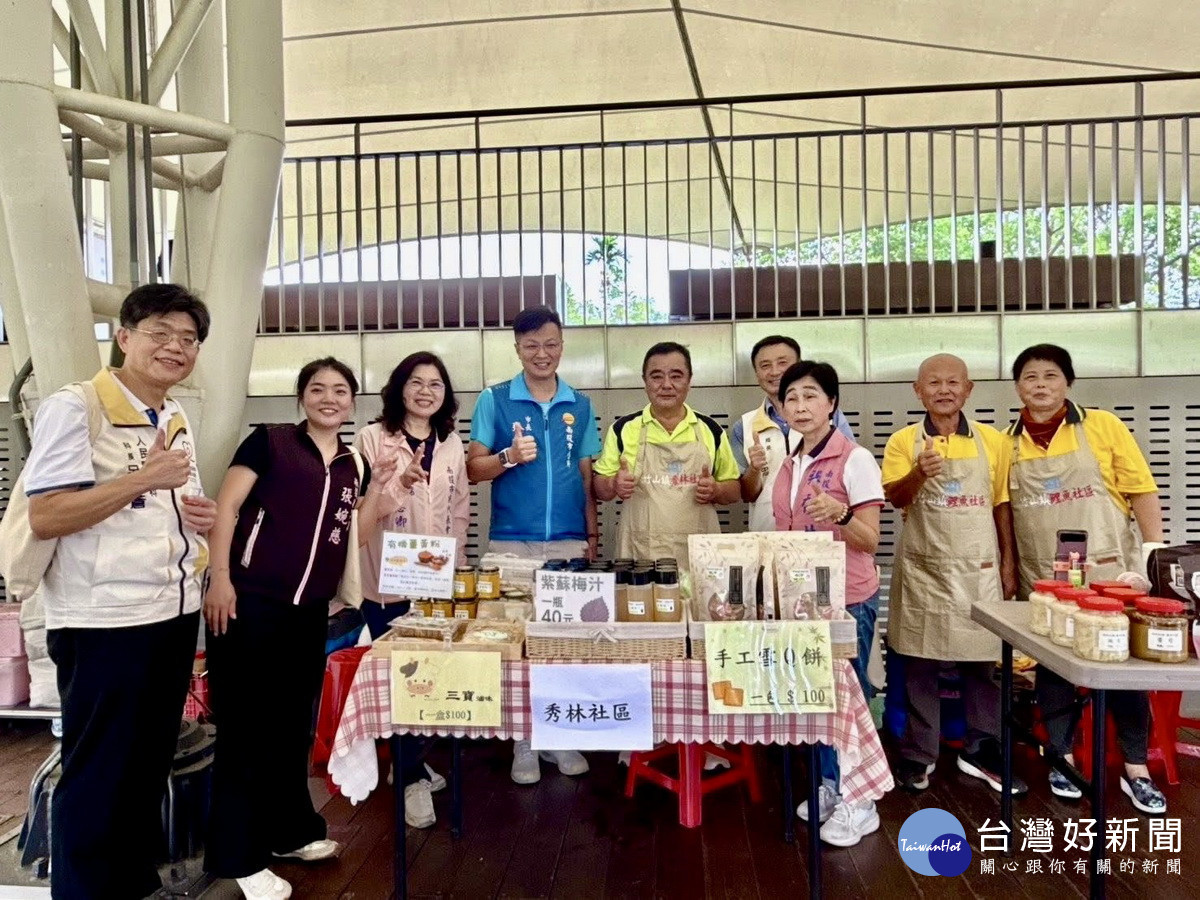 每個攤位都有在地特色農產好物。（縣府提供）