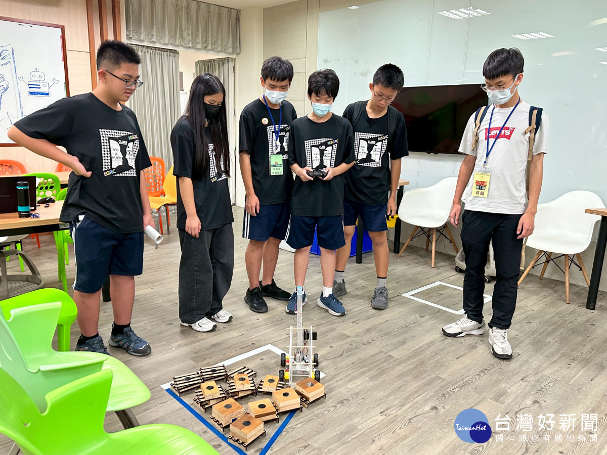 桃園市國民中學資賦優異學生        智慧小鐵人競賽決賽