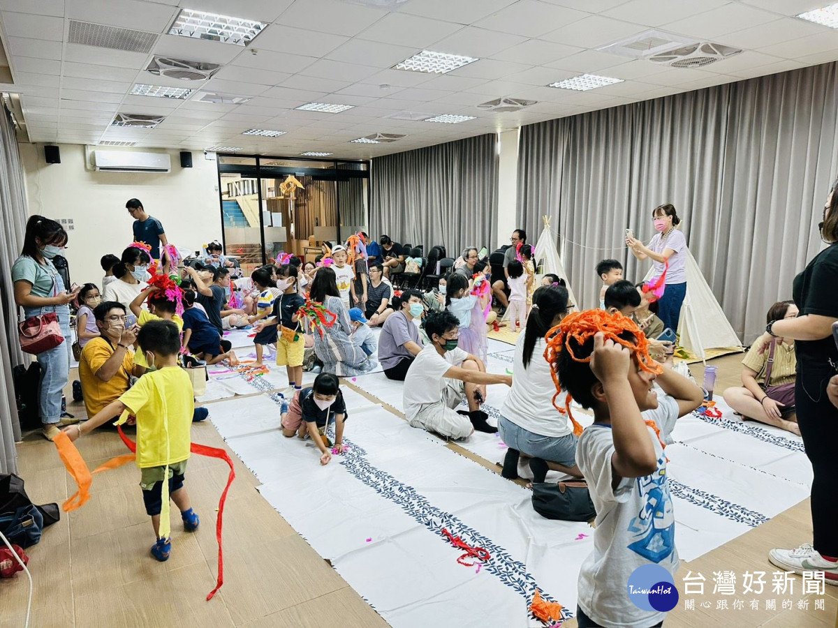 桃園環保局推出親子環境教育活動《走進寶藏海岸：桃園親子海洋探險日》。