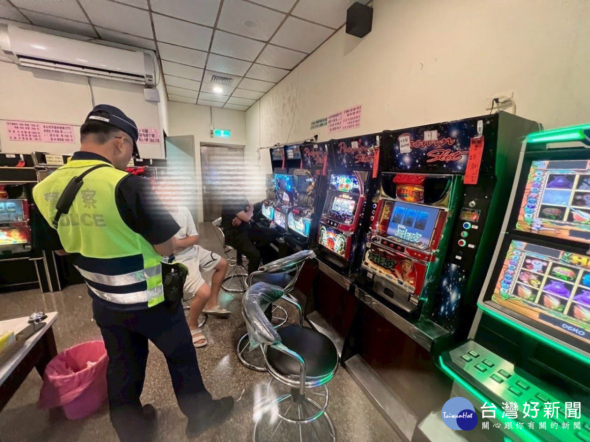 西螺警分局持續強化深夜少年易聚集熱點查察勤務／警方提供