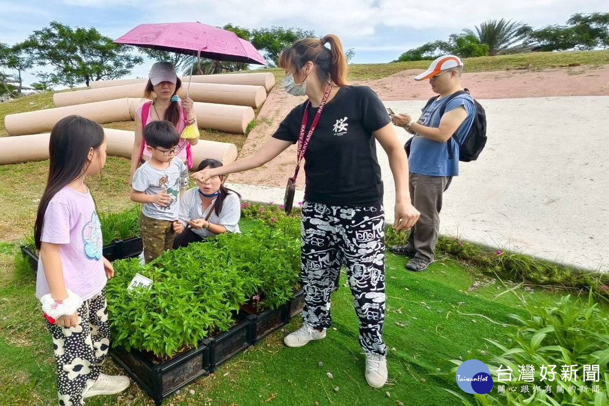桃園市有33處環教場所，環保局特別推出FUN暑假玩桃園「暢遊新提案」。<br />

