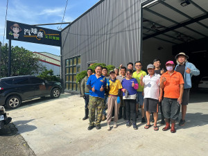 「桃園智慧農耕團」南下，協助台南麻豆園清落果。