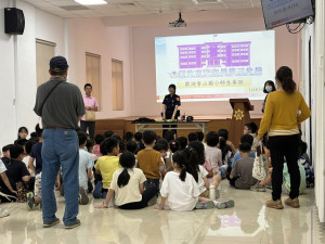 透過生動的互動問答，將法治安全觀念向下扎根。
