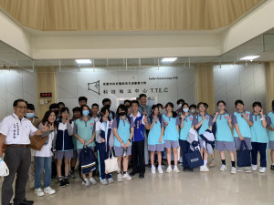 大園區議員徐其萬及大園國中生等60人，參加交通科技執法中心舉辦「遊樂翻轉夏令營」。