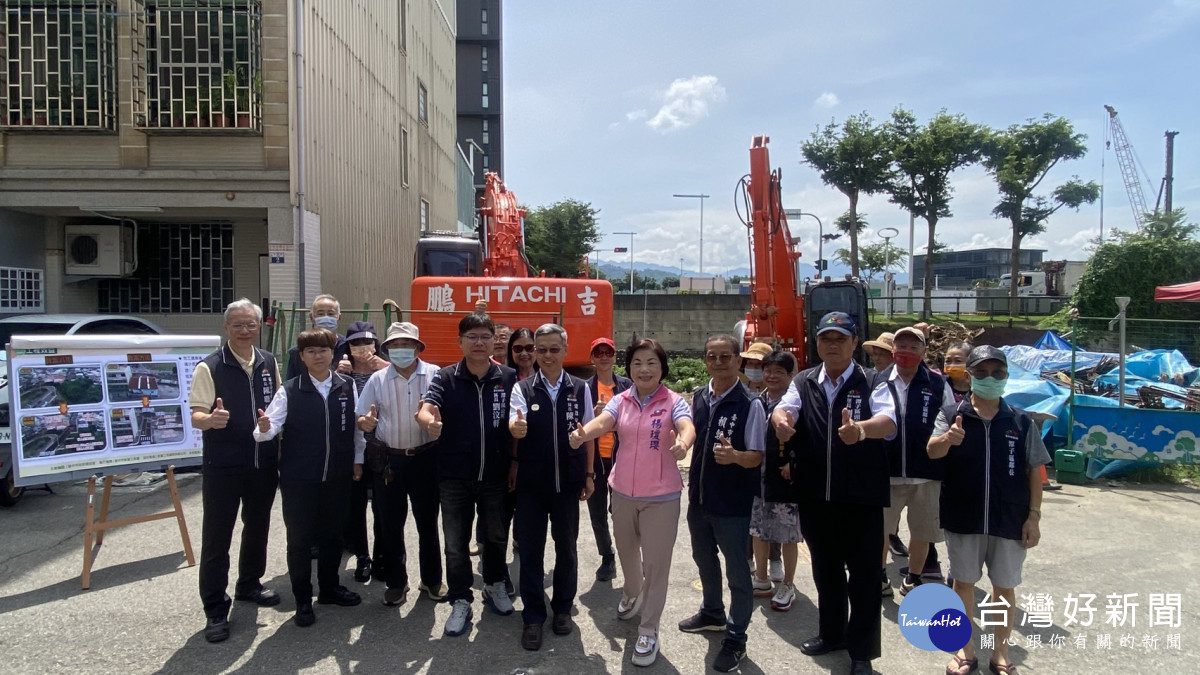 「中興路銜接敦富九街」及「大成街銜接敦富八街」工程目前進度約10%，預計年底前完工。