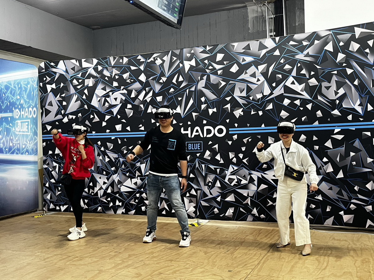 科技遊戲是目前南投唯一的好鬥格子VR體驗館。（半山夢工廠提供）<br />
