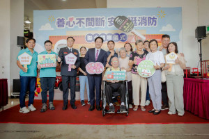 代理市長邱臣遠感謝捐贈的企業人士無私奉獻。