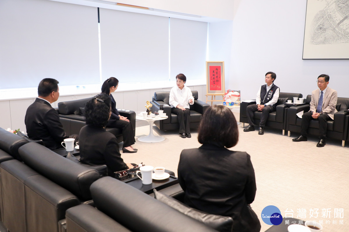 盧市長接待亞洲台灣商會聯合總會長陳舒琴
