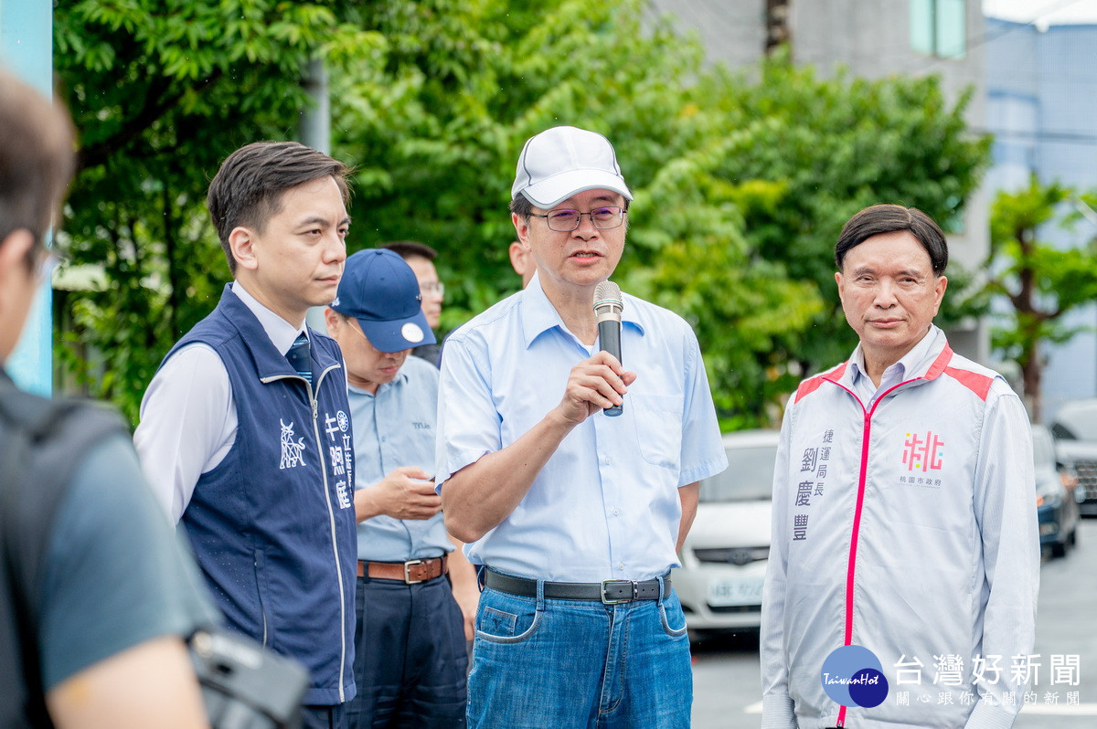 桃園市長張善政偕同立法委員牛煦庭場勘「桃園捷運棕線計畫」沿線工程現況與長庚線路線規劃。<br />
