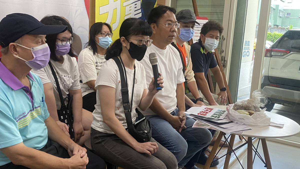 魏小姐全家吃了烤鴨後陸續出現發紹、上吐下瀉症狀。