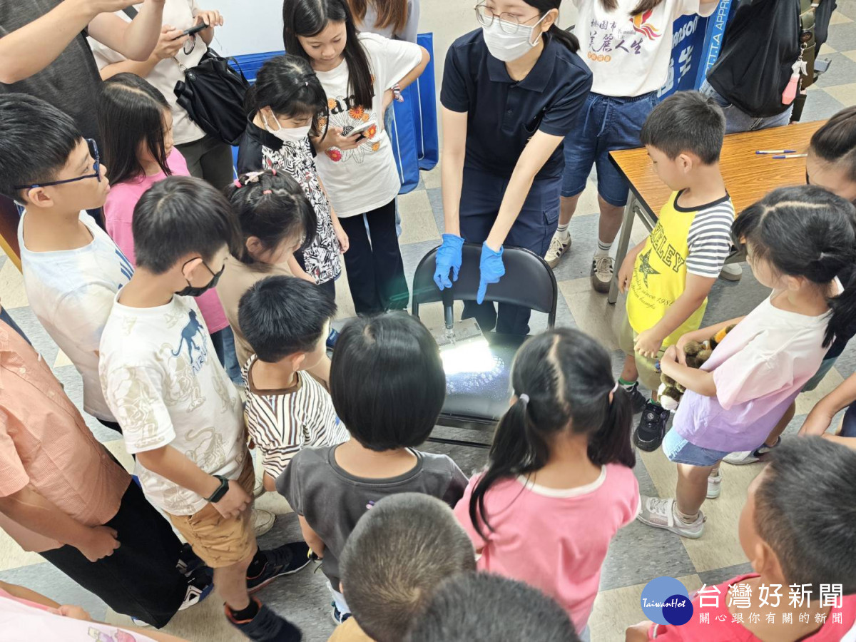 平鎮警辦青春神探體驗營，小朋友們大呼過癮、收穫滿滿。