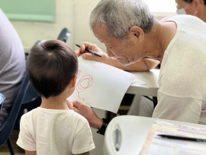 8月父親節安排親子互動活動。