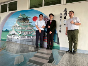 修平學生到日本實習。林重鎣翻