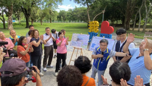 立委楊瓊瓔、台中市議員賴朝國爭取3700萬元打造萬坪綠帶市民活動中心。