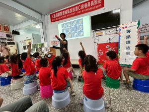 東勢幼兒園小朋友踴躍參與客話講故事活動。