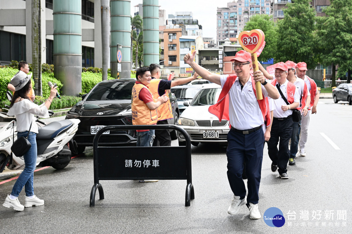 「一棒接一棒」的捐血接力，讓愛心在全臺持續延續。
