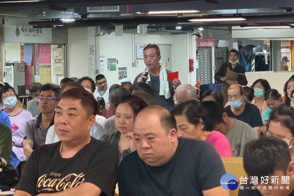 推動中壢新明市場重建，桃園市政府經濟發展局舉辦「新明市場攤商安置」說明會。
